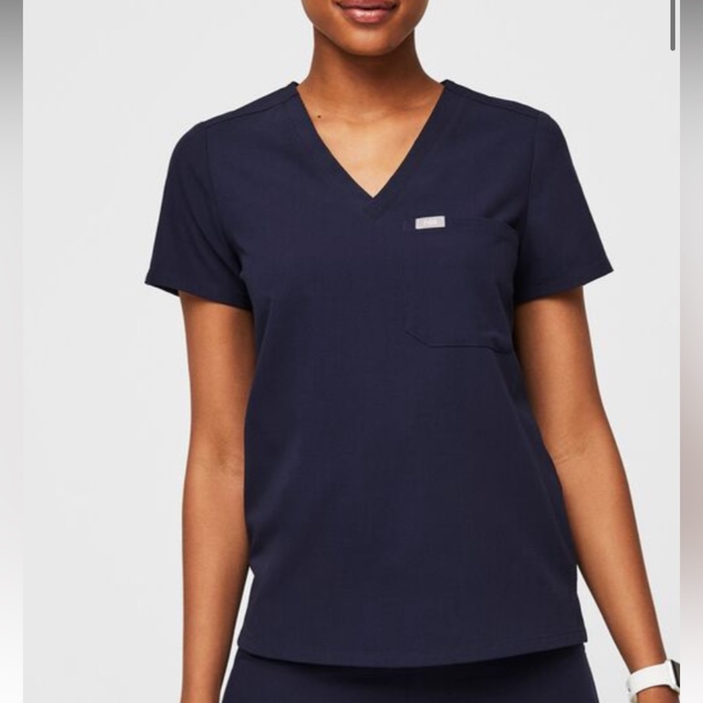 FIGS women’s size Small scrub top one pocket Navy